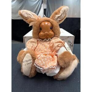 Robert Raikes Rabbit Aunt Marylou 15" Tall Signed  #/7500 Good Condition